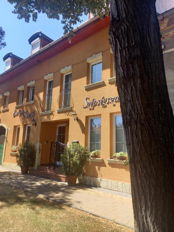 Bed and Breakfast Europa Panzio Eger Zewnętrze zdjęcie