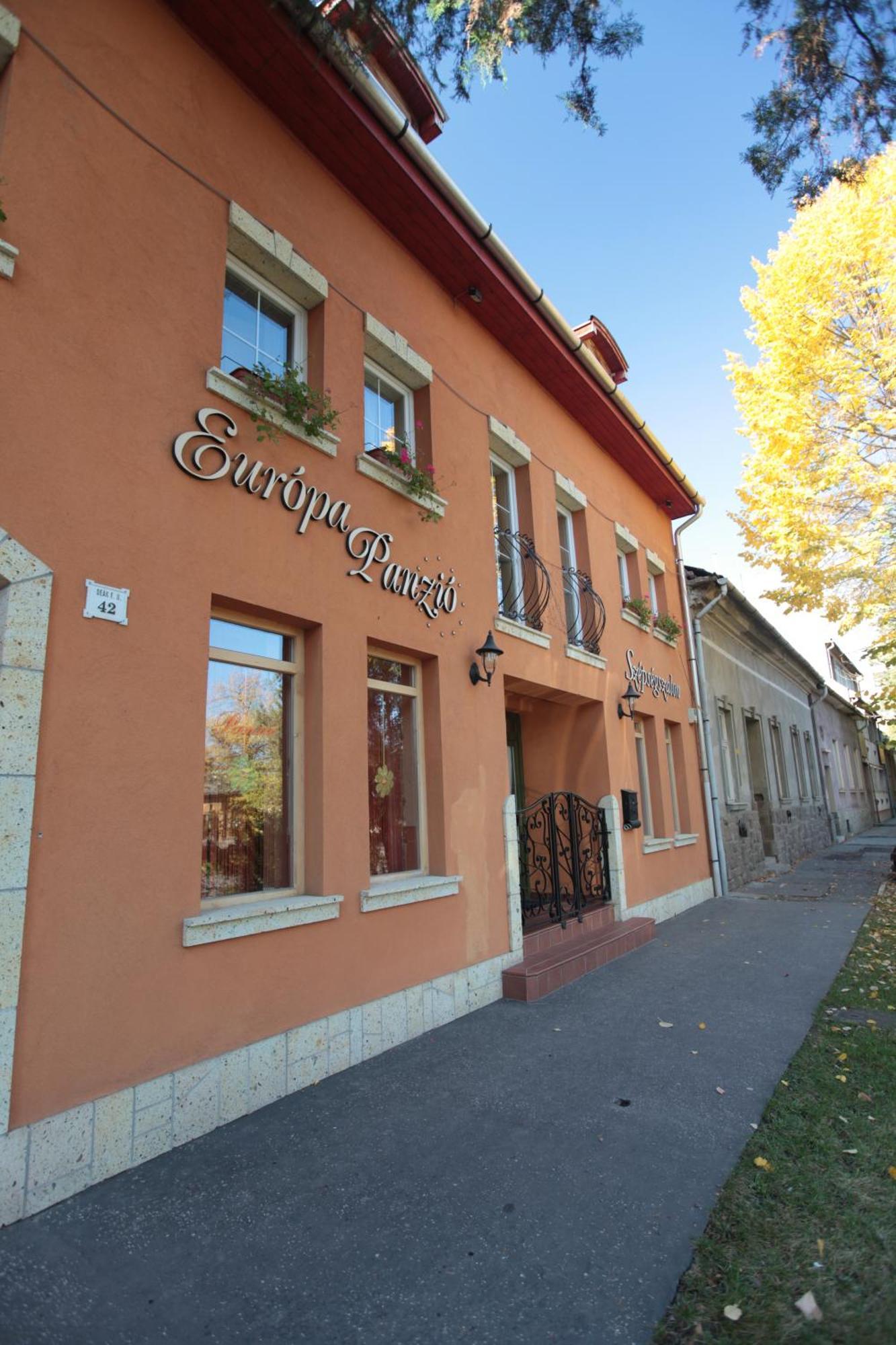 Bed and Breakfast Europa Panzio Eger Zewnętrze zdjęcie